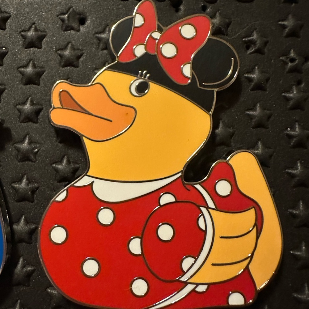 ✨3 for $32✨ Minnie Duck Mystery Pin